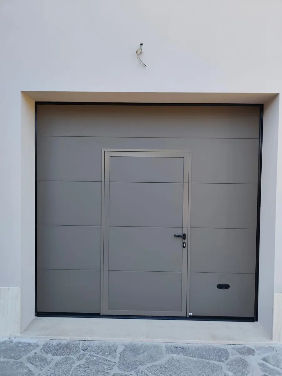 Portone garage porta pedonale — Portoni con porta pedonale Forlì Cesena