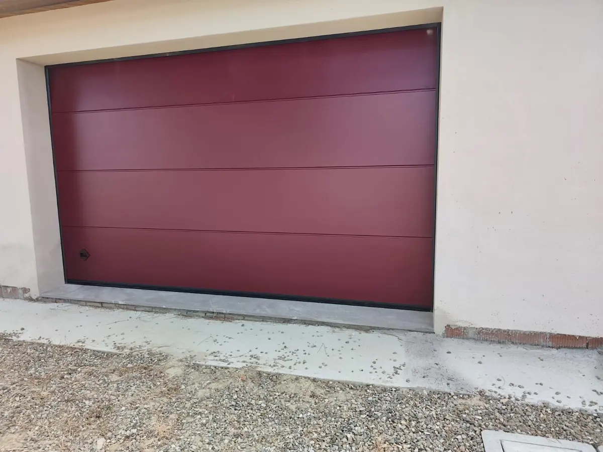 Portone sezionale bordeaux — Portoni automatici Forlì Cesena