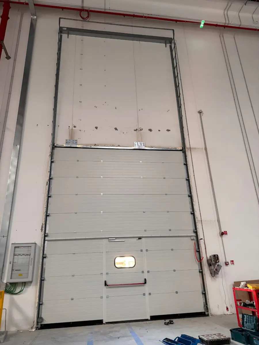 Portone sezionale industriale porta pedonale — Portoni con porta pedonale Forlì Cesena