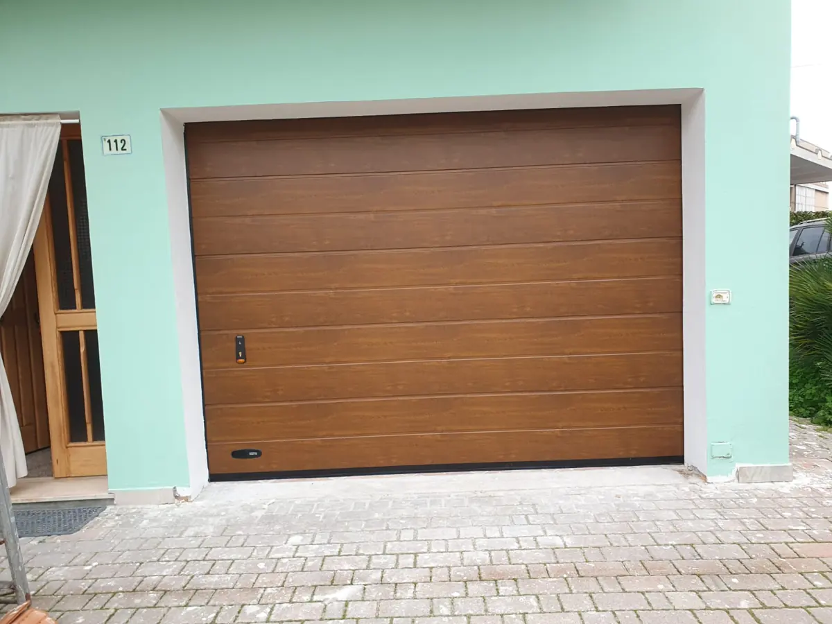 Portone per garage installato a Bagno di Romagna