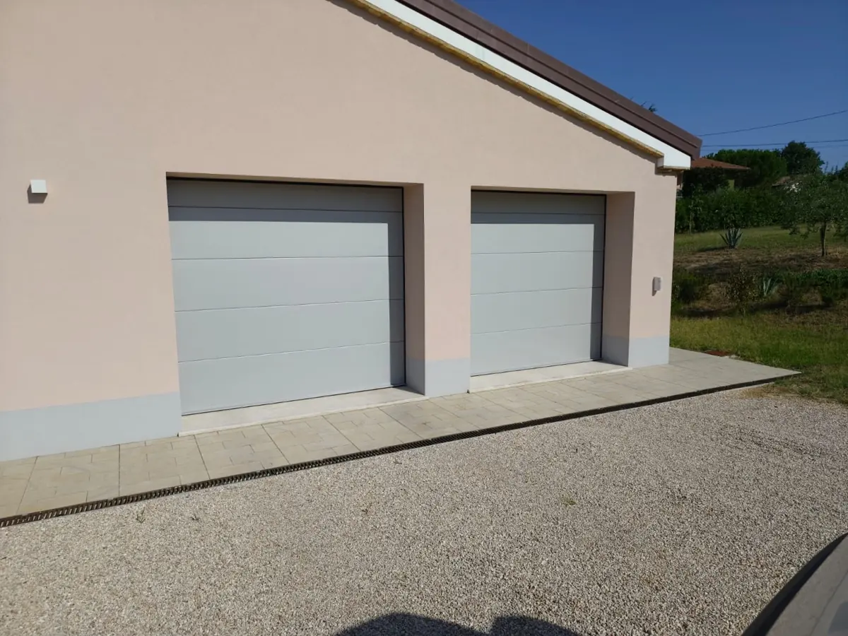 Portone per garage installato a Santarcangelo di Romagna